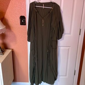 Free People Olive Green dress - 3/4 leng sleeves- super comfortable-size Medium